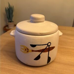 VINTAGE 1960’s West Bend Bean Pot